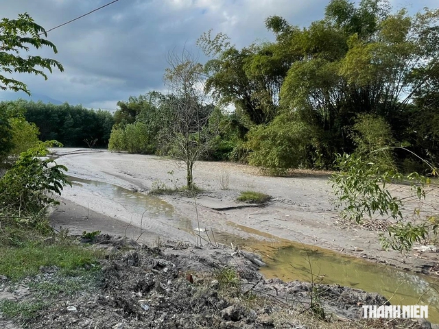 Khổ sở cảnh 'nắng bụi, mưa bùn' vì đường vành đai phía tây Đà Nẵng- Ảnh 8.