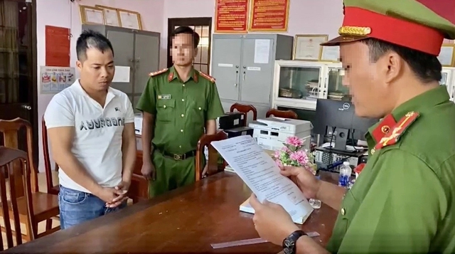 Bắt giam bị can từ Ninh Bình vào Trà Vinh cho vay nặng lãi 365%/năm- Ảnh 1.