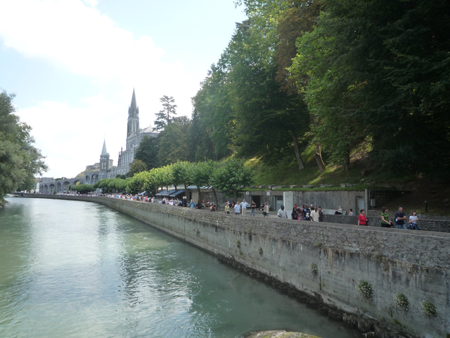 Bỏ túi 5 địa điểm nổi bật khi khám phá thành phố Pau, nước Pháp- Ảnh 5.