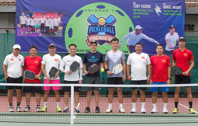 Trương Vinh Hiển giành thắng trước tay vợt pickleball từng vô địch nước Mỹ Daniel Moore- Ảnh 1.