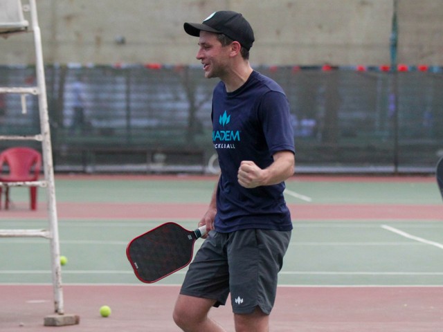 Trương Vinh Hiển giành thắng trước tay vợt pickleball từng vô địch nước Mỹ Daniel Moore- Ảnh 4.