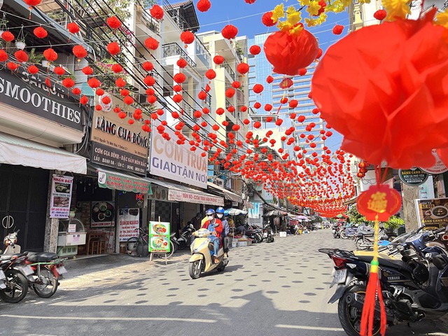 Các tuyến hẻm 'thay áo mới' đón tết- Ảnh 1.