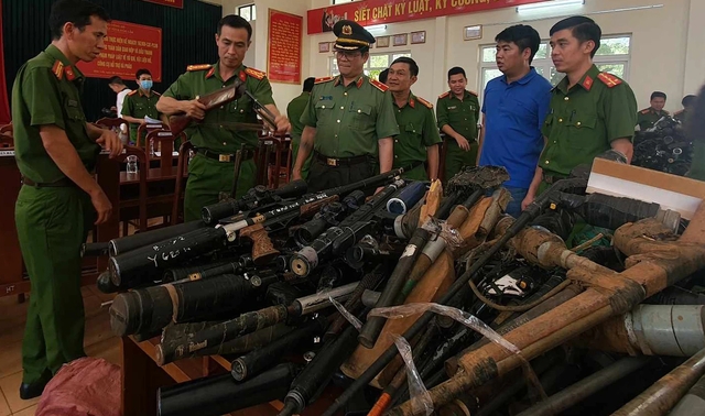 Đề xuất dao là vũ khí: Người dân, lò rèn có bị ảnh hưởng?- Ảnh 2. Đề xuất dao là vũ khí: Người dân, lò rèn có bị ảnh hưởng?- Ảnh 2.