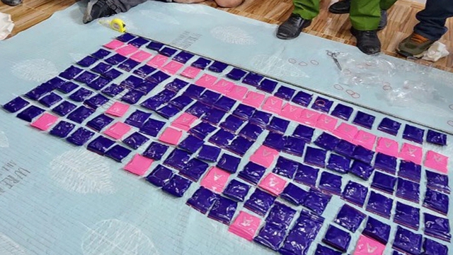 Bắt giữ 4 nghi phạm chở 30.000 viên ma túy từ Quảng Trị ra Quảng Bình- Ảnh 1.