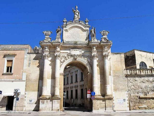 Top 5 điểm du lịch độc đáo khi đến với thành phố Lecce nước Ý- Ảnh 1.