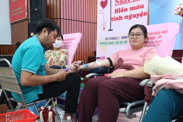 TP.HCM: 21 người hiến máu tình nguyện trên 70 lần nhận bằng khen Thủ tướng- Ảnh 2.