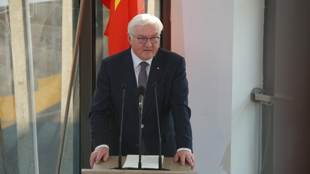Tổng thống CHLB Đức tham quan phòng thực hành Trường ĐH Việt Đức- Ảnh 3.