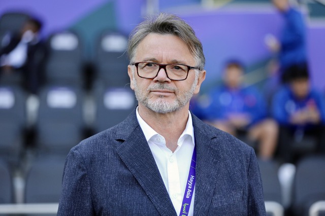 HLV Troussier: 'Đội tuyển Việt Nam phải trả giá cho những sai lầm'- Ảnh 1.