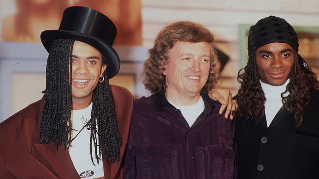 Nhà sản xuất Frank Farian (giữa) cùng Milli Vanilli. Ảnh Farian Mania