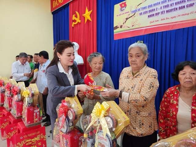 VWS tài trợ hơn 150 triệu đồng quà tết cho người dân Quới Sơn, Bến Tre- Ảnh 3.