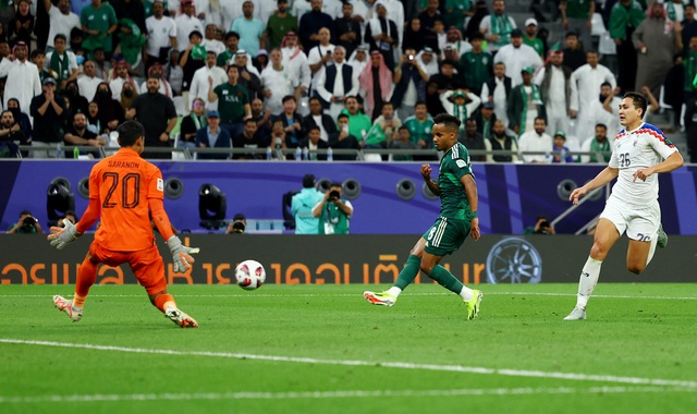 Chơi ấn tượng trước đội Ả Rập Xê Út, Thái Lan hiên ngang đứng nhì bảng F- Ảnh 5.