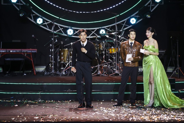 Văn Mai Hương và Tăng Duy Tân đoạt giải 'Ca sĩ của năm' Làn Sóng Xanh 2023- Ảnh 4.