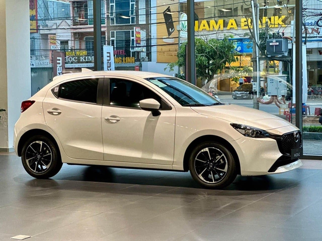 Mazda2 2024 tại Việt Nam có thêm bản Sport  - Ảnh 1.