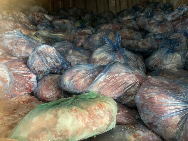 Phát hiện 40 tấn thịt lợn ở Hà Nội nhiễm dịch tai xanh, tả lợn châu Phi- Ảnh 1.