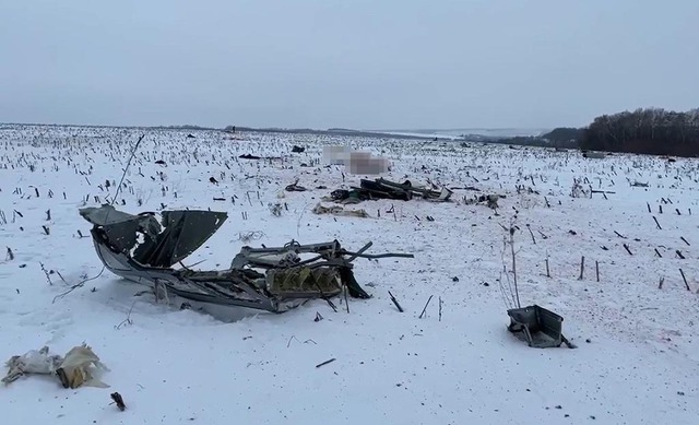 Tranh cãi vụ máy bay Nga rơi gần biên giới Ukraine- Ảnh 2.