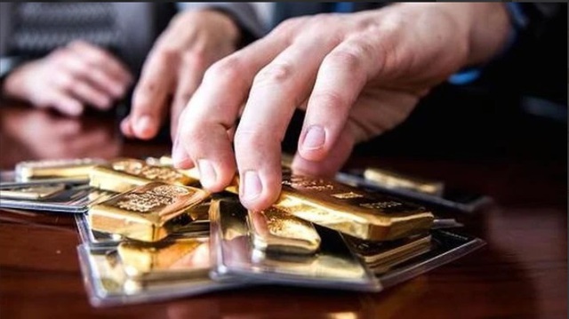 Ngày 13.4, giá vàng SJC và vàng nhẫn đều quay đầu giảm mạnh sau động thái mới về tăng cung của Ngân hàng Nhà nước
