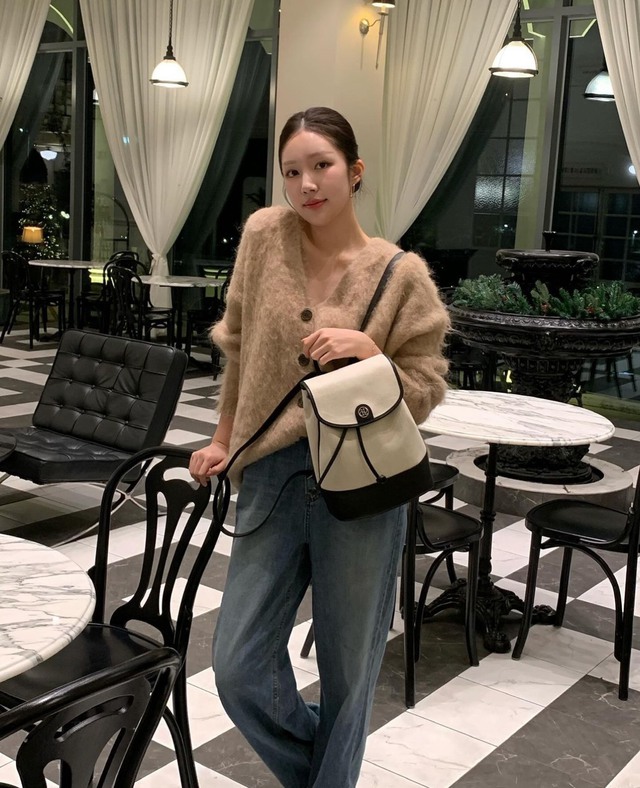 Ba lô tiện lợi là sự thay thế hoàn hảo cho túi xách mỗi khi xuống phố- Ảnh 6. Ba lô tiện lợi là sự thay thế hoàn hảo cho túi xách mỗi khi xuống phố- Ảnh 6.