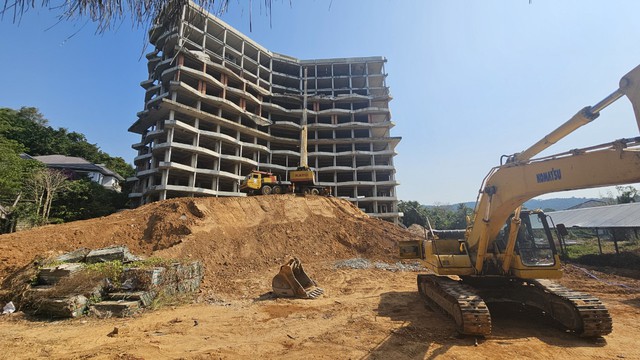 Phú Quốc: Tháo dỡ khách sạn 12 tầng xây dựng trái phép- Ảnh 1.