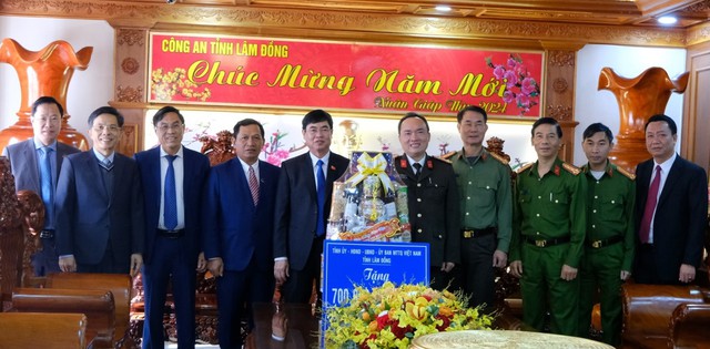 Bí thư Thành ủy Đà Lạt đi chúc tết cùng lãnh đạo Tỉnh ủy Lâm Đồng- Ảnh 2.