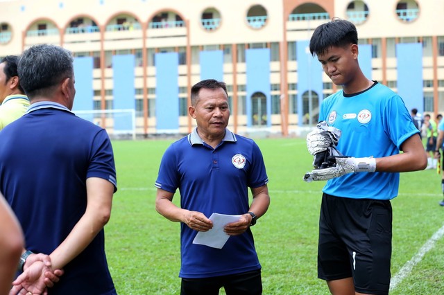 HLV Lư Đình Tuấn và đội TP.HCM bị loại khỏi vòng chung kết giải U.19 quốc gia- Ảnh 1.