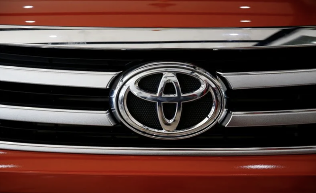 Toyota tạm dừng giao 10 mẫu xe do gian lận dữ liệu động cơ