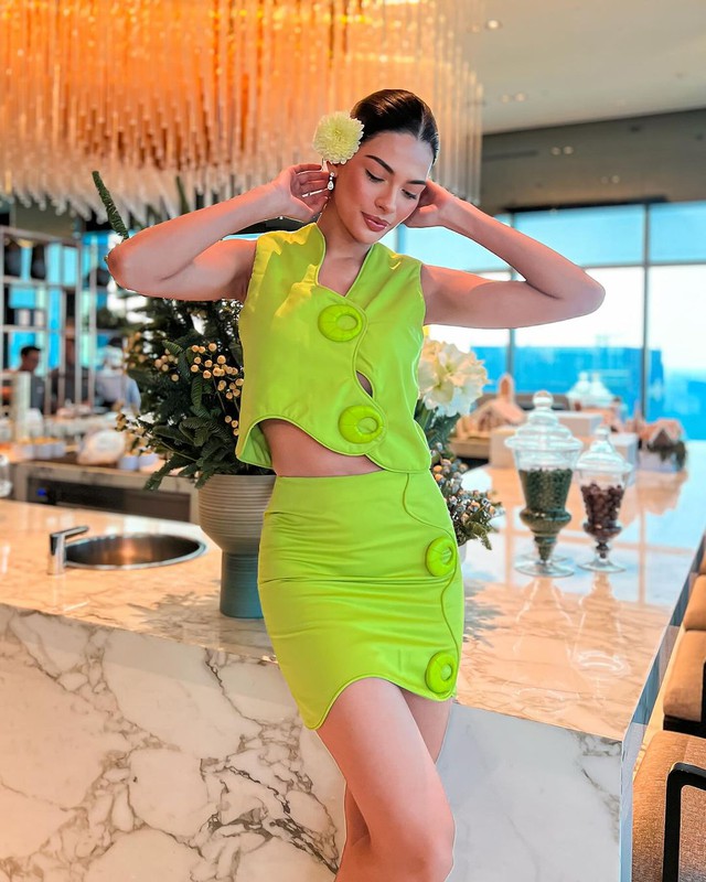 Diện trang phục đầu năm, Miss Universe 2023 bị chê từ makeup đến outfit- Ảnh 5.