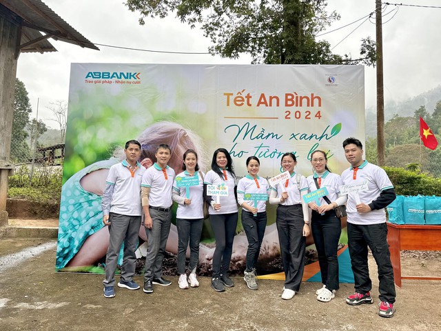 Lần đầu tiên ABBANK phát động gây quỹ 50.000 cây gỗ lớn cho tỉnh Quảng Bình- Ảnh 2.