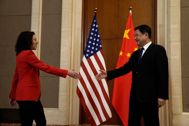 Phái đoàn Mỹ đến Trung Quốc bàn về chất cấm fentanyl- Ảnh 1.