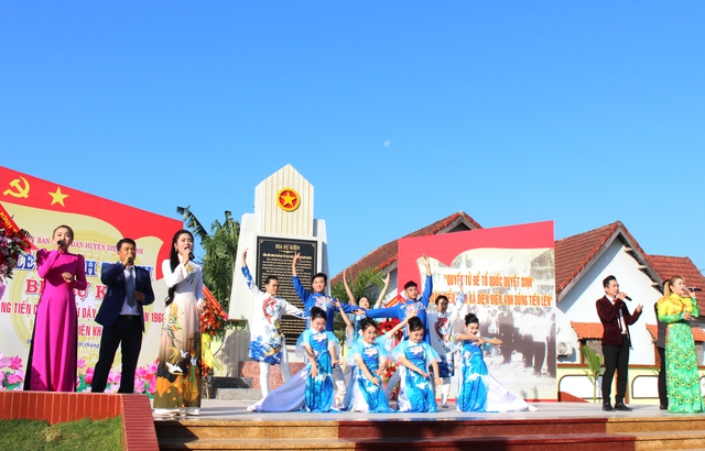 Huyện Diên Khánh khánh thành bia tưởng niệm Đồng Khởi và Mậu Thân - Ảnh 4.