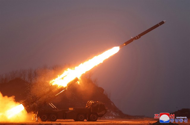 Triều Tiên công bố mục đích phóng tên lửa hành trình Hwasal-2- Ảnh 2.