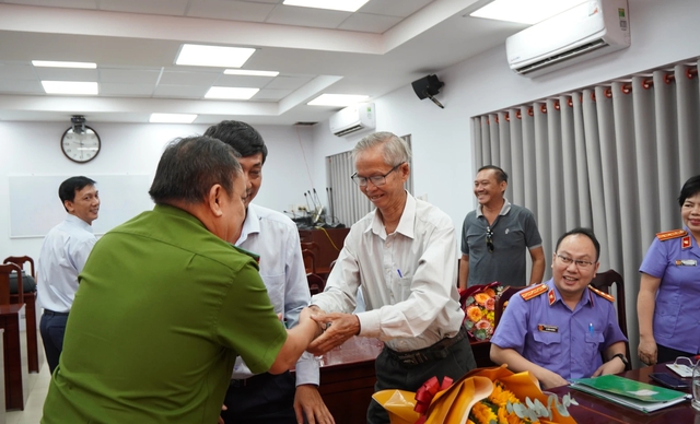 Sau gần 30 năm, ông Nguyễn Văn Khẩn nhận lời xin lỗi từ Viện KSND TP.HCM- Ảnh 2.