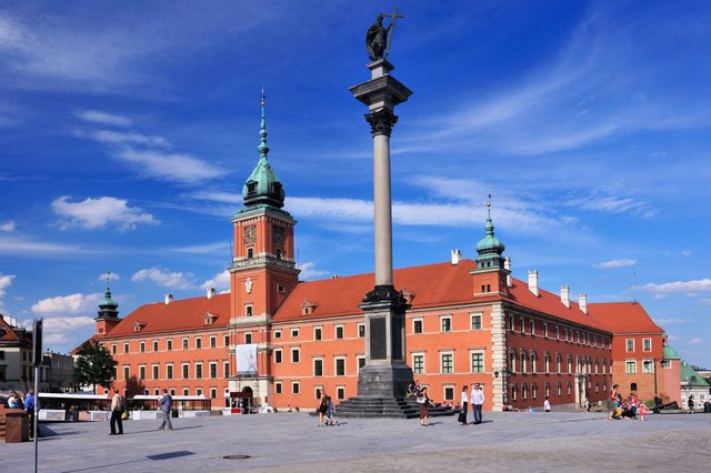 Kinh nghiệm du lịch Warsaw cổ kính ở Ba Lan với 5 điểm đến hấp dẫn- Ảnh 2.