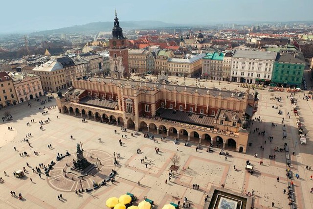 Khám phá Krakow, thành phố cổ kính và tráng lệ tại Ba Lan- Ảnh 3.