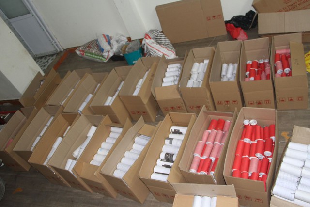 Hưng Yên: Phá chuyên án sản xuất trái phép pháo nổ, thu giữ gần 369 kg pháo- Ảnh 2.