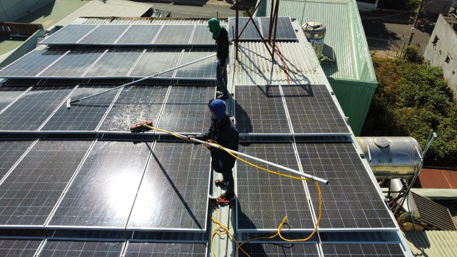 Phát triển điện mặt trời mái nhà cần minh bạch các thủ tục hành chính- Ảnh 1.