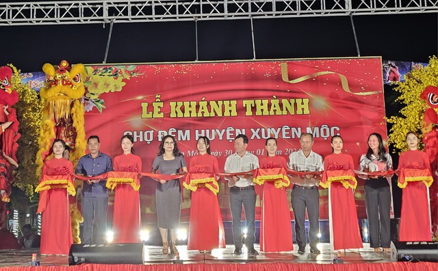 Bà Rịa-Vũng Tàu: Khánh thành chợ đêm Xuyên Mộc- Ảnh 1.