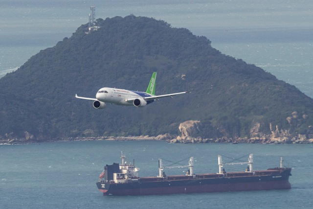 Trung Quốc nỗ lực đưa máy bay 'nhà làm' ra nước ngoài- Ảnh 1.