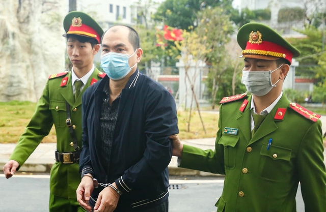 Nhận hối lộ 27 tỉ của Việt Á, cựu giám đốc CDC 'không biết là phạm pháp'- Ảnh 1.