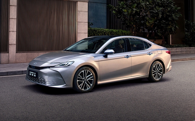 Toyota Camry 2024 nâng cấp thêm đồ 'xịn', giá gần 600 triệu đồng- Ảnh 1.