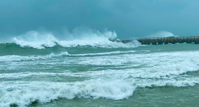 Tin tức thời tiết hôm nay 5.1.2024: Biển Đông gió mạnh, sóng lớn- Ảnh 1.