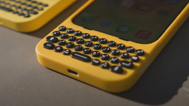 Ốp lưng mang bàn phím BlackBerry đến iPhone- Ảnh 2.