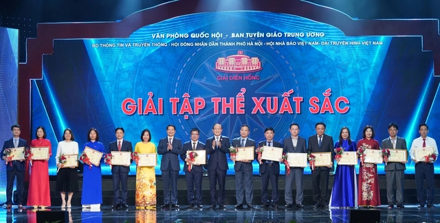 Báo Thanh Niên được trao giải khuyến khích, tập thể xuất sắc Giải Diên Hồng lần 2- Ảnh 1.