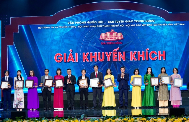 Báo Thanh Niên được trao giải khuyến khích, tập thể xuất sắc Giải Diên Hồng lần 2- Ảnh 2.