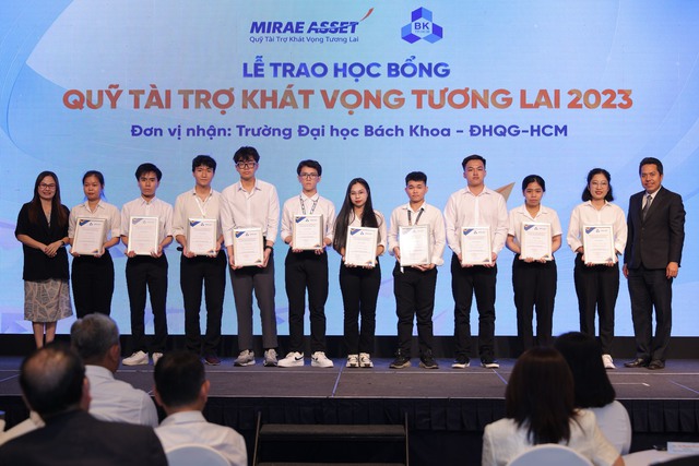 Tập đoàn Mirae Asset trao tặng học bổng trị giá hơn 4 tỉ đồng cho sinh viên- Ảnh 1.