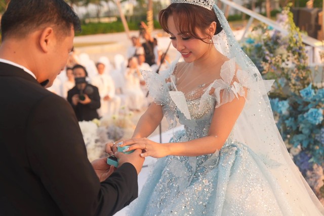 H'Hen Niê, Mai Phương Thúy mừng Thanh Vân Hugo đám cưới lần 2- Ảnh 6.
