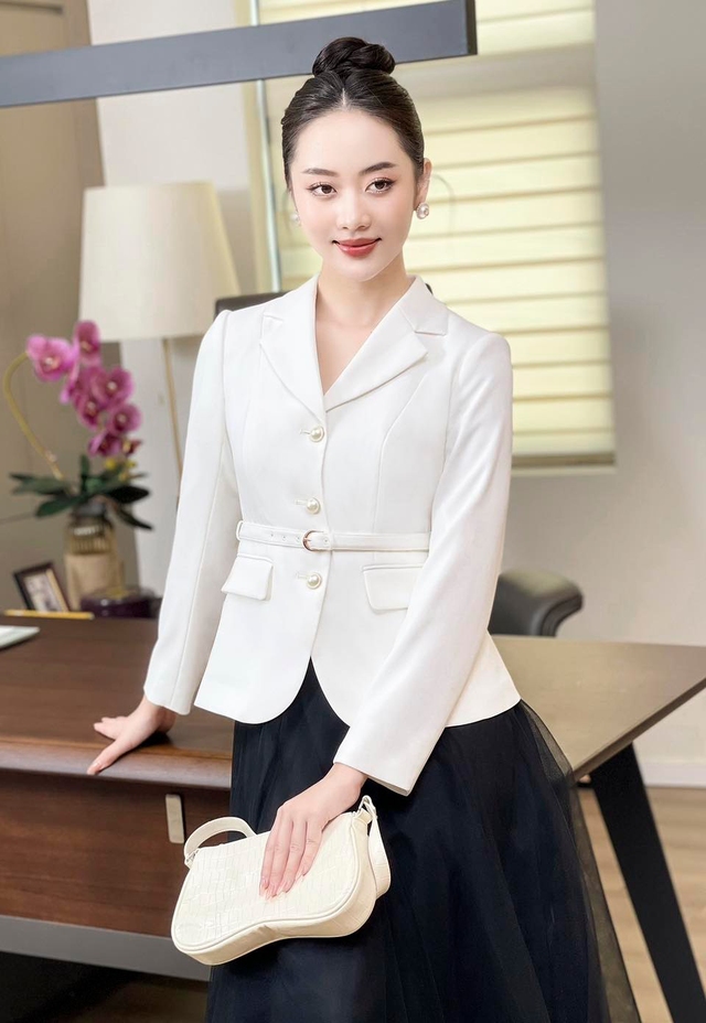 Những mẫu áo blazer làm nên thần thái và sự chuyên nghiệp cho quý cô- Ảnh 2.