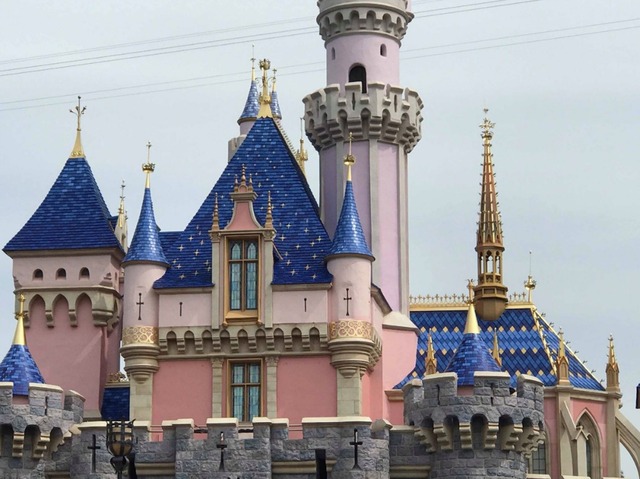 Bật mí hành trình khám phá thiên đường giải trí Disneyland - Ảnh 5.