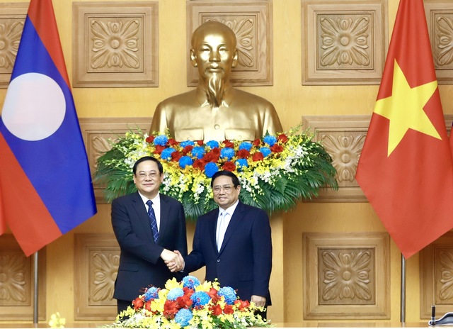 Thủ tướng Phạm Minh Chính hội đàm với Thủ tướng Lào  Sonexay Siphandone- Ảnh 1.