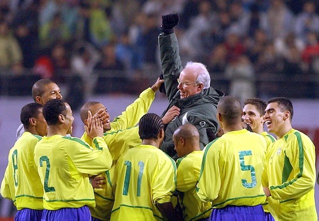 Bóng đá Brazil thương tiếc tiễn biệt huyền thoại Mario Zagallo- Ảnh 3.
