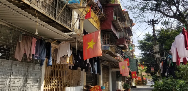 Hải Phòng: Hàng trăm lồng sắt, 'chuồng cọp' vẫn chênh vênh tại các chung cư cao tầng- Ảnh 2.